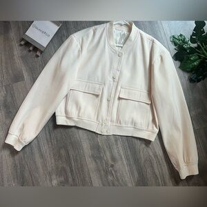 NWOT! Super popular on trend bomber style jacket unbranded off white size L